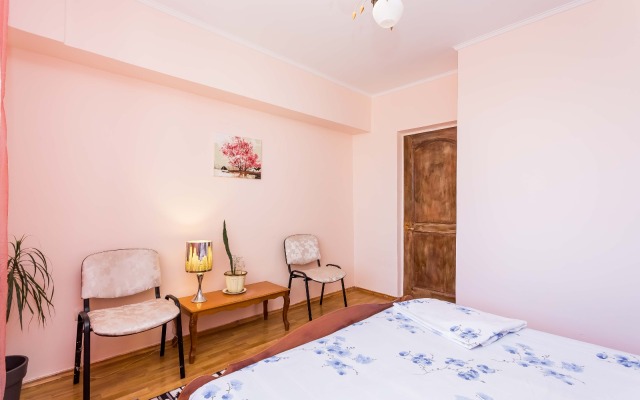 Na Prospekte Dostyk 119 Flat