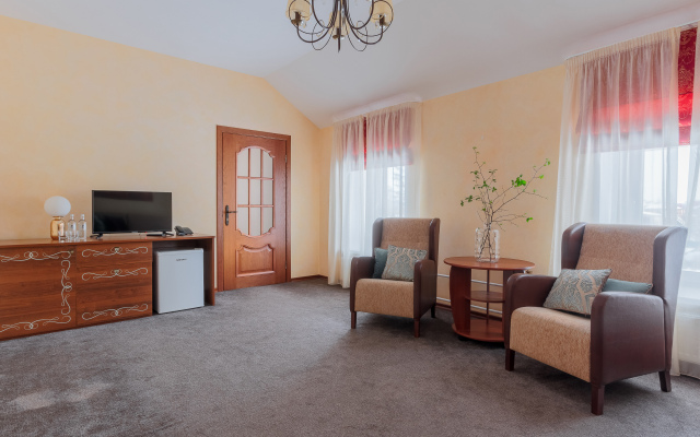 WOLKI & LIPKI Country Hotel