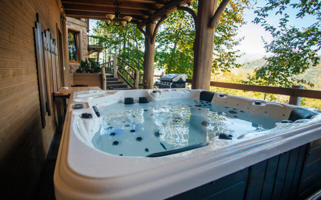 Шале Big Family Chalet with Jacuzzi