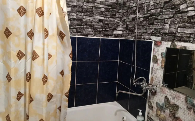 Na Ul. Uritskogo, 19a Flat