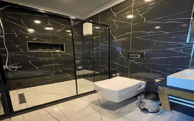 Express Plus Hotel