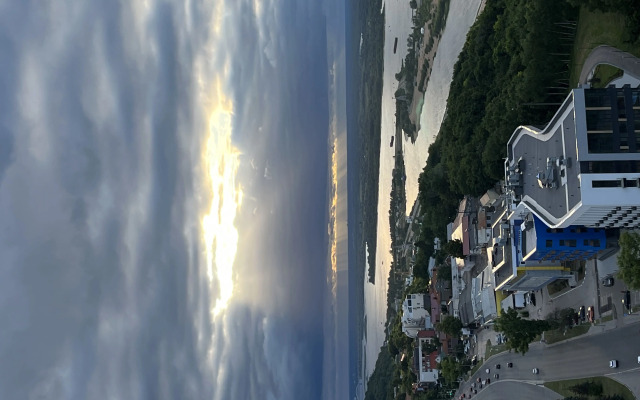 S prekrasnym vidom na Volgu Flat