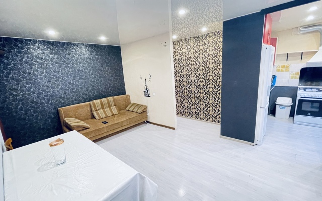Na Komarova 17/2 Apartments