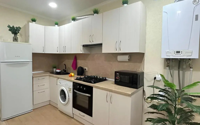 Uyutnaya Prostornaya Kvartira Flat