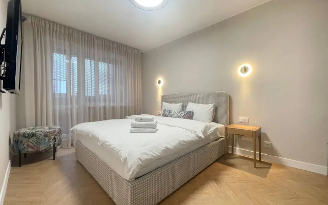 2-komnatnye HomeApart Surganova, 80 Apartments