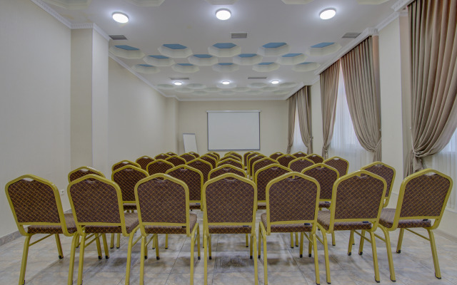 Shah Palace Hotel