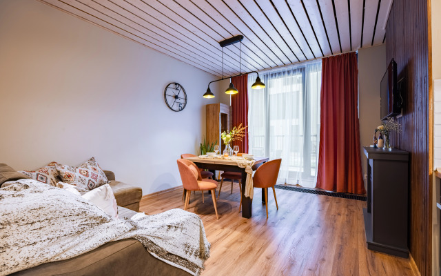 S Kaminom Lukomorye v Okhta Parke Apartments