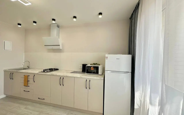 Ryadom S Readovskim Parkom Flat