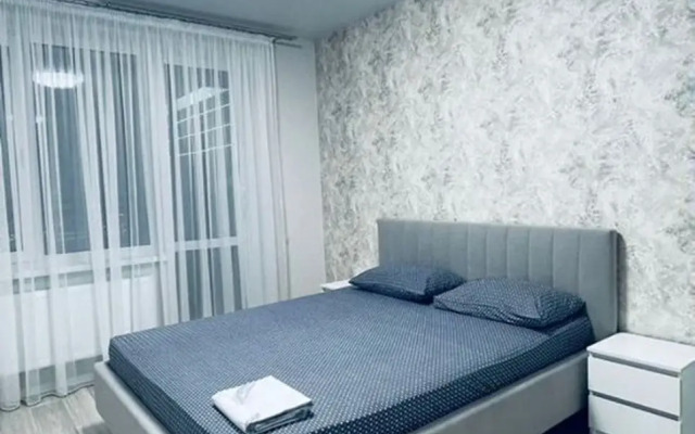 Studiya S Novoj Mebelyyu Flat