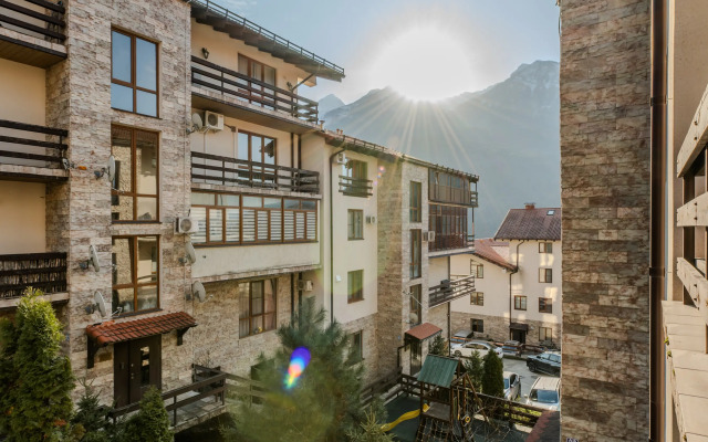 Oplot - Semejnye s odnoj spal'nej i balkonom 3 Apartments
