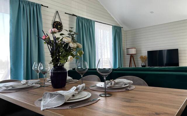 Point 178 Biryuzovyj Guest House
