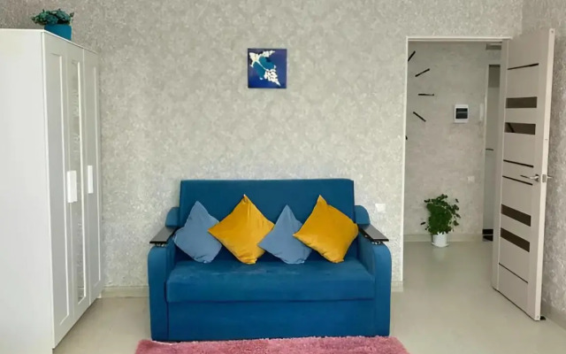 Uyutnaya Kvartira S Vidom Na Gory I Ozero Flat