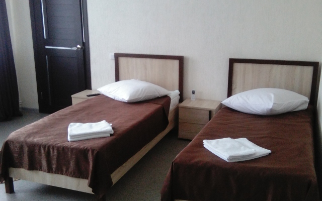 Yo-Moyo Hotel