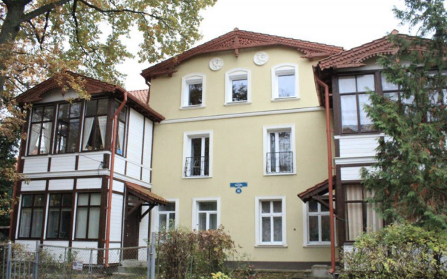Kvartira Jennifer Apartment. Stil'naa atmosfernaa radom s morem i parkom