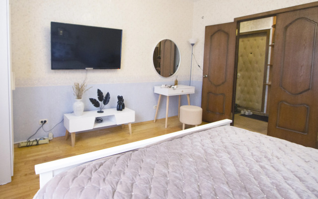 V Novogireevo Flat