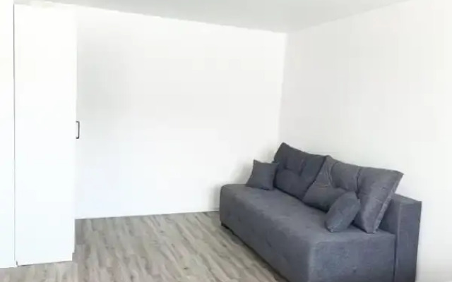 V Shelekhove 15 Flat