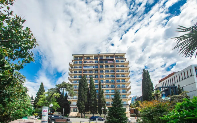 Na Chernomorskoy 6 55 Flat