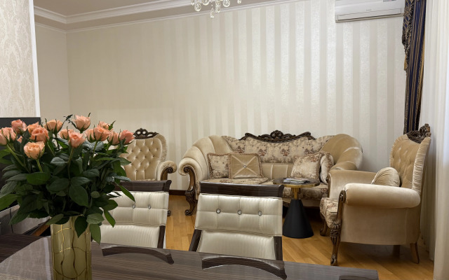 Апартаменты с 2 спальнями рядом с площадью от Sweet Home