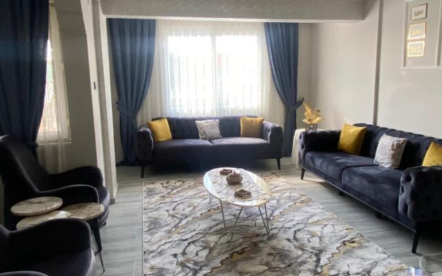 Cesme Aile Dostu Havuzlu Villa