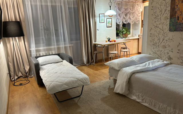 Tryokhkomnatnaya Kvartira Na Pushkinskoy Flat