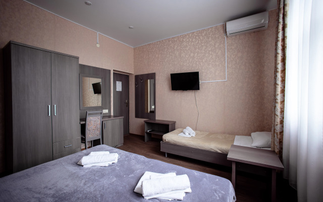 Rich Hotel