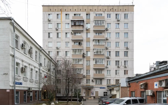 U Metro Krasnopresnenskaya Flat
