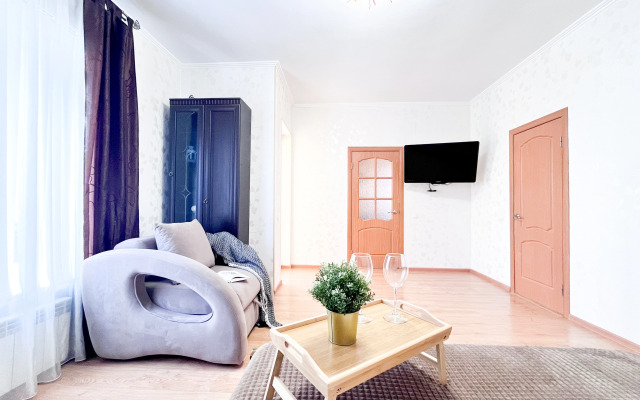 Prostornaya Kvartira V Tsentre Apartments