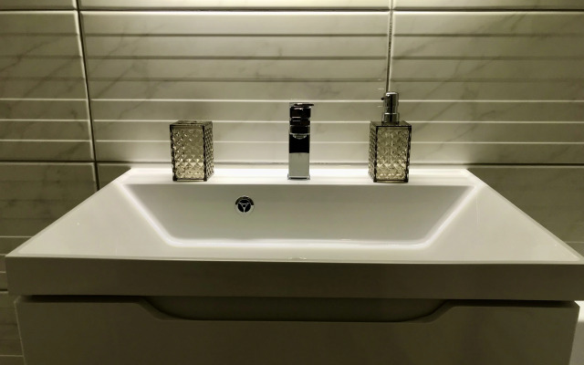 Современная комфортная квартира в спальном районе, рядом с выездом из города