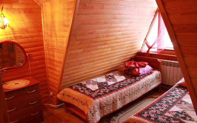 S Banej U Zvonnitsyi Monastyirya Privat House