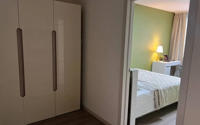 Uyutnaya Kvartira S Balkonom Pyadom S Kadom Flat