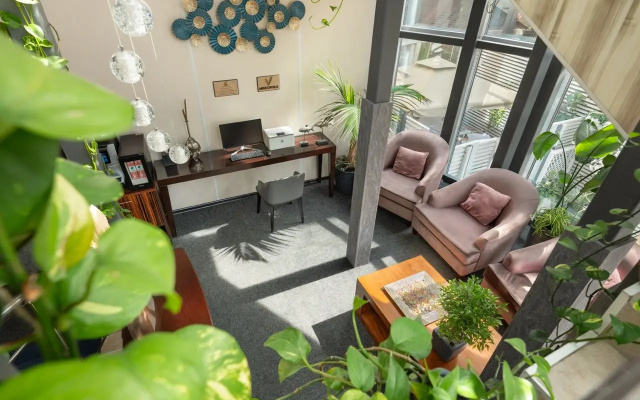 Отель V Hotel&Rooftop Lounge