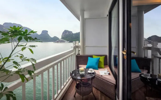 Verdure Lotus Luxury Cruise Hotel