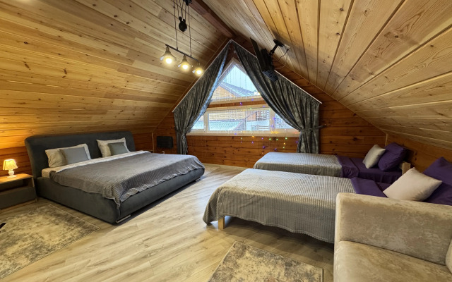 Uyutny Derevyanny Domik U Reki Private House