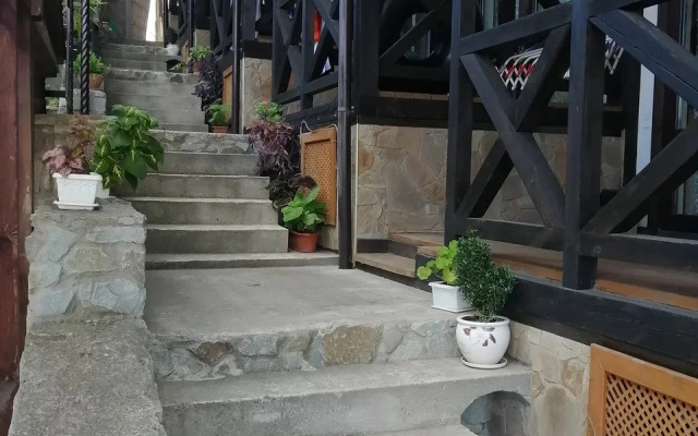 Shale U Morya Guest house