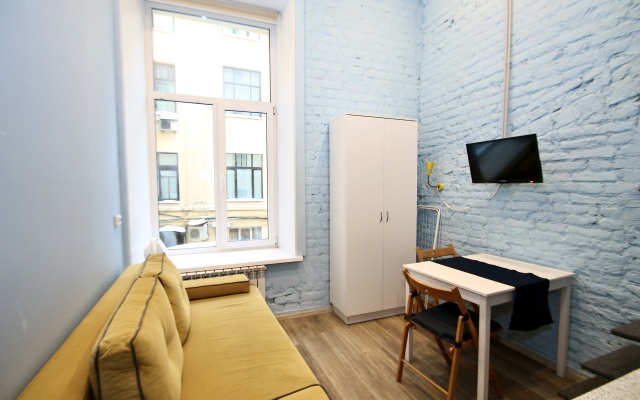 Na Chaykovskogo 40 Flat