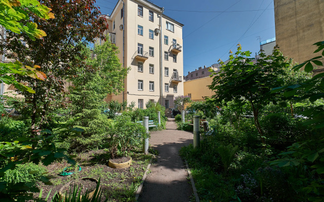 Prostornaya kvartira v tsentre u Tavricheskogo sada Flat