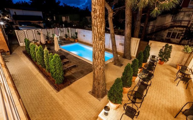 Yana Guest House