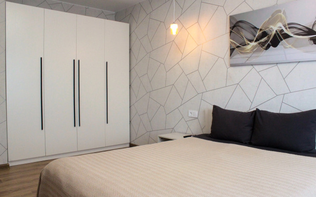 Na Romanovskoy 5 Flat