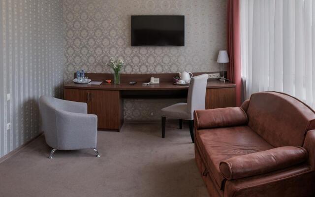 Avrora Hotel