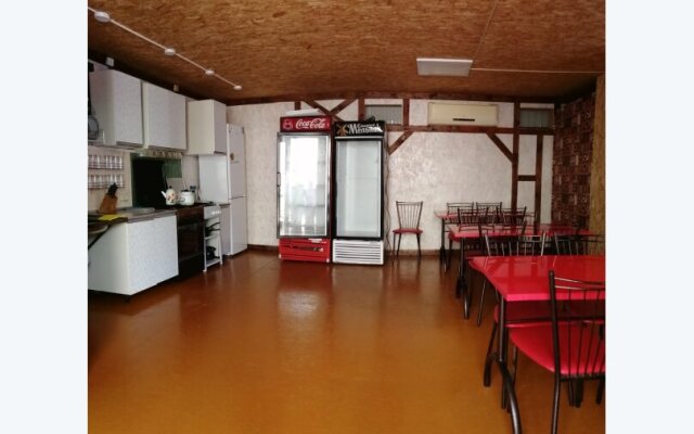 Na Uyutnoy 10 Guest House