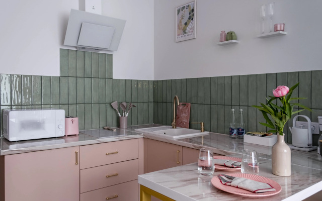 Studiya Olive U Ozera Flat