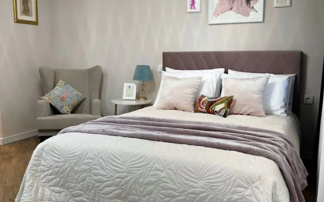 Апартаменты студия на Колхозной 5/2к4