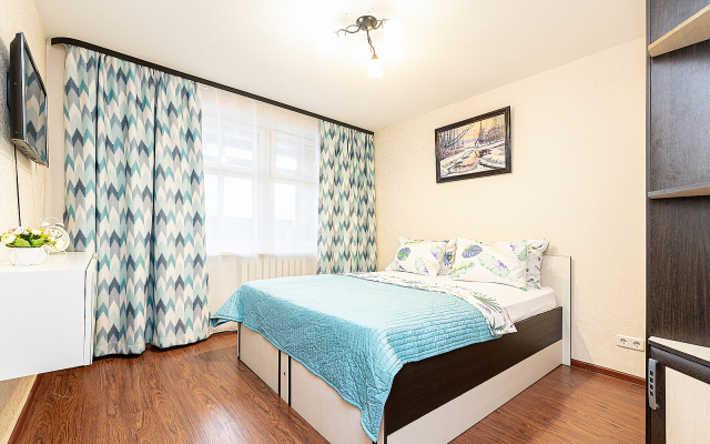 Апартаменты двухкомнатные  на Мещерском бульваре 3/3 .м.Cтрелка. Сова-Дом