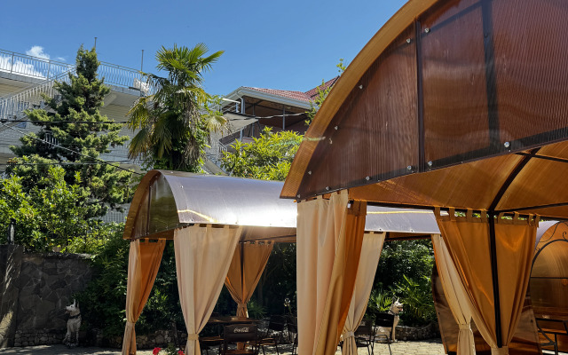 LiDiAnna Guest House