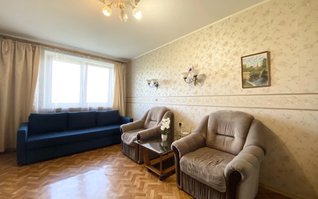 Kvartira U Metro Grazhdanskiy Prospekt Apartments