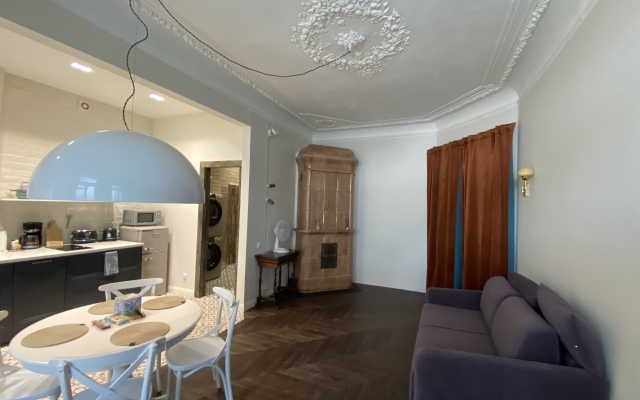 Квартира Дизайнерская с Большой Гостиной и Камином