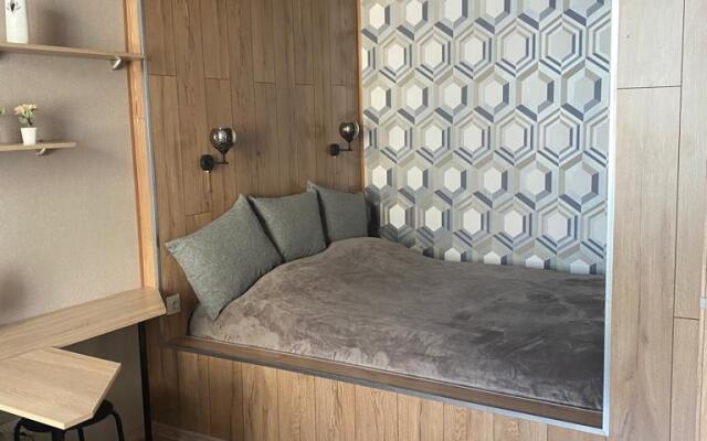 Svoy Lux Flat