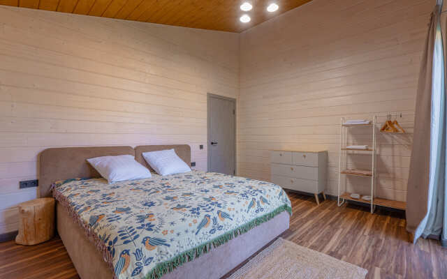 Friends & Family Guest House