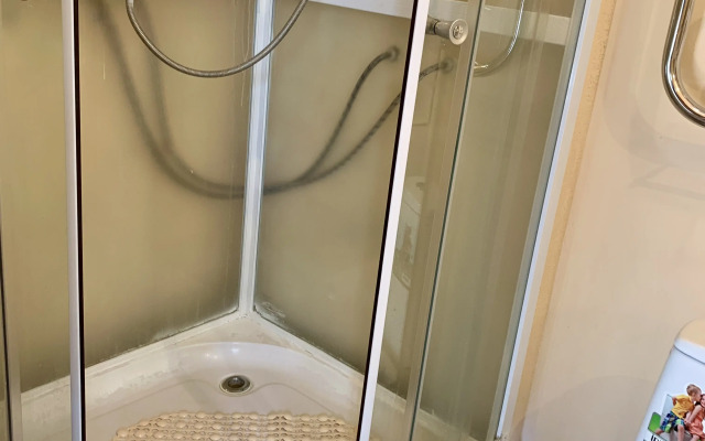 S Otdelnym Vkhodom I Zaezdom Private house