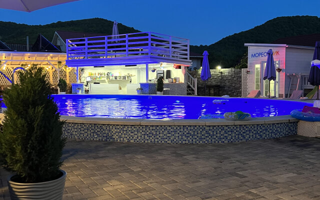 Moreon Hotel